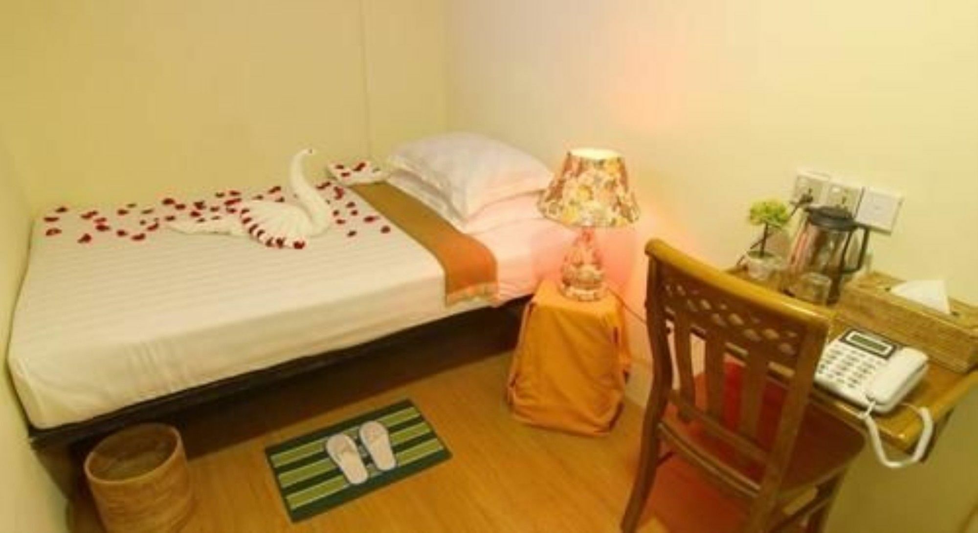 Shwe Htee Guest House ย่างกุ้ง ภายนอก รูปภาพ