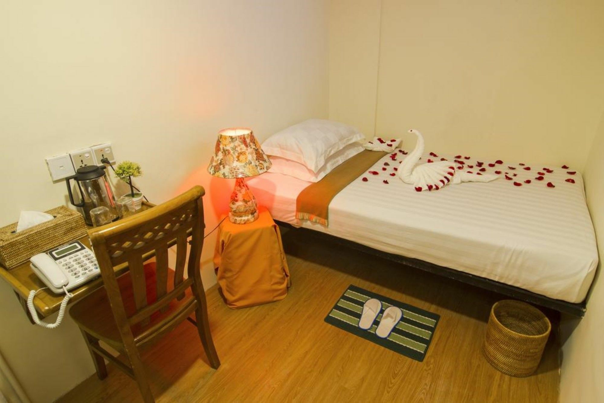 Shwe Htee Guest House ย่างกุ้ง ภายนอก รูปภาพ